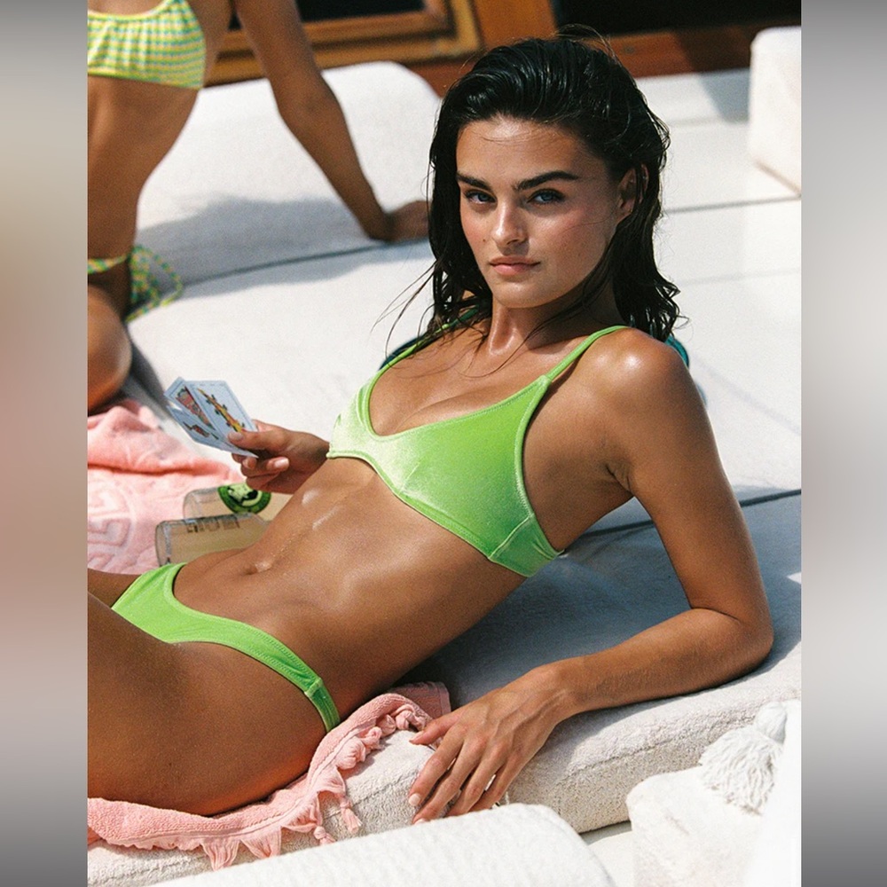 NWT!!! MAIA - VYNE GREEN VELVET SCOOP BIKINI SET (Large)